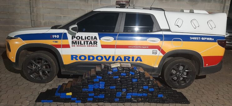 policia-rodoviaria-apreende-mais-de-240-barras-de-maconha-em-itabira