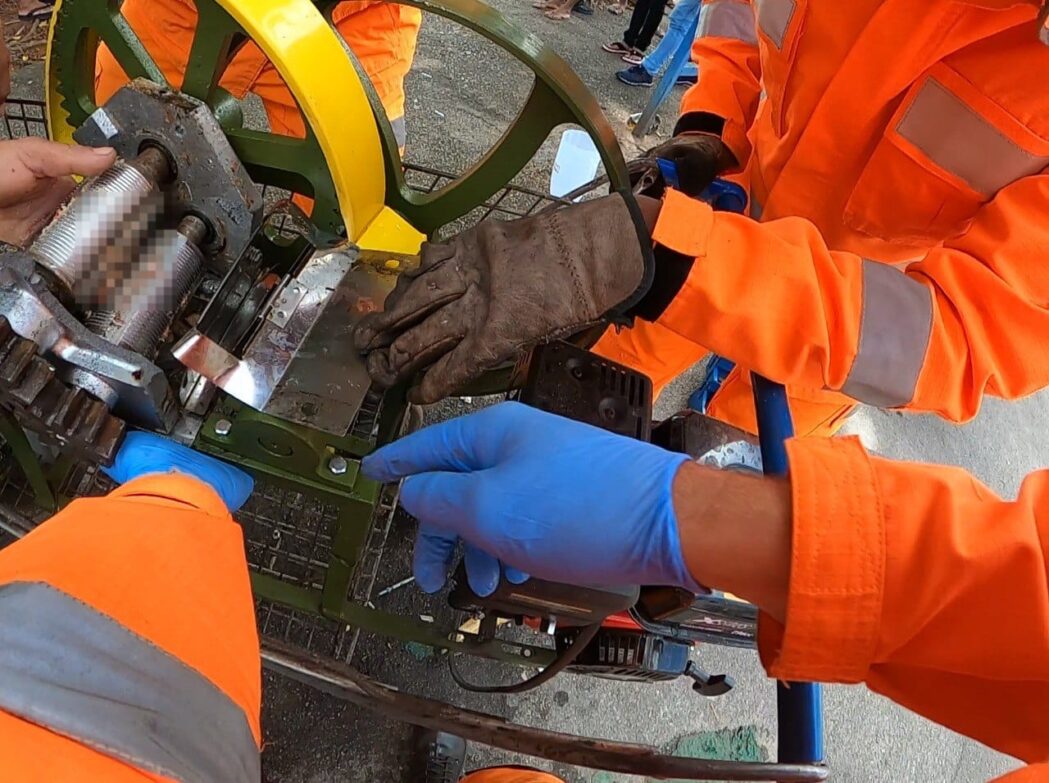 homem-fica-com-a-mao-presa-em-maquina-de-moer-cana