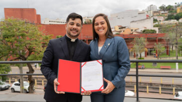 camara-homenageia-padre-anderson-por-servicos-religiosos-e-sociais-em-itabira