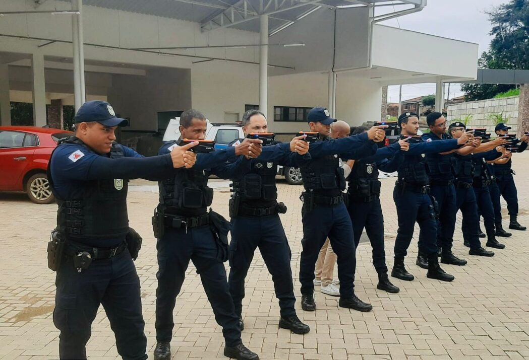 guarda-civil-de-catas-altas-participa-de-capacitacao-sobre-uso-da-arma-de-choque
