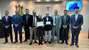 camara-de-sao-goncalo-entrega-titulo-de-cidadania-honoraria-a-hernani-jose-de-castro
