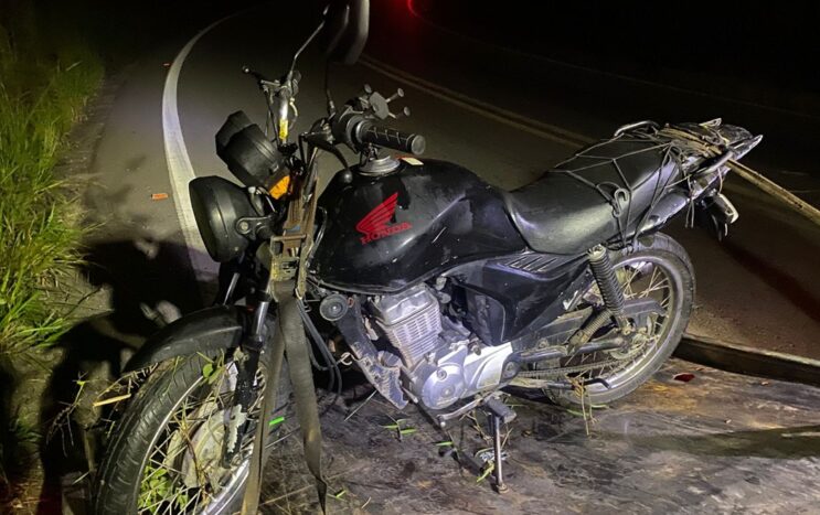 motociclista-fica-ferido-apos-colidir-contra-guarda-corpo-na-mgc-120
