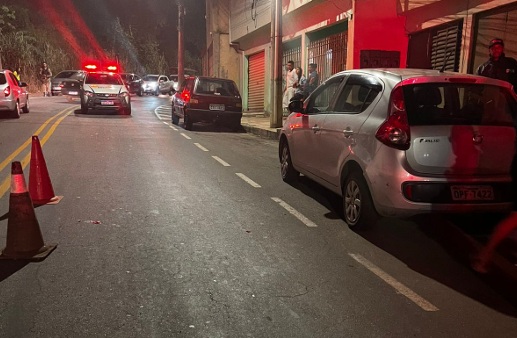 jovem-fica-ferida-em-acidente-com-moto-no-bairro-12-de-marco-em-itabira