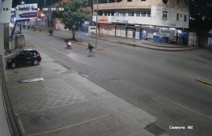 pedestre-e-atropelado-por-motocicleta-em-avenida-de-itabira