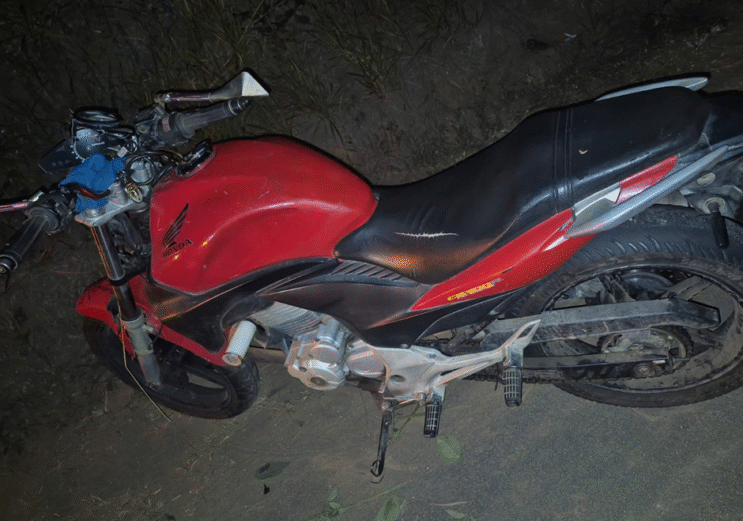 motociclista-fica-ferido-ao-colidir-com-cavalo-na-mgc-120-em-santa-maria-de-itabira