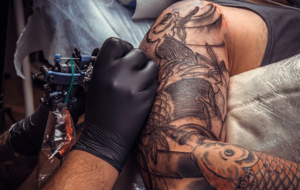 conselho-federal-de-medicina-proibe-uso-de-anestesia-para-tatuagens-esteticas