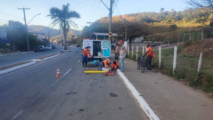 jovem-fica-ferido-em-colisao-entre-moto-e-carro-em-j-monlevade