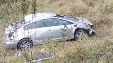 homem-perde-controle-de-carro-e-capota-em-ribanceira-no-pedreira
