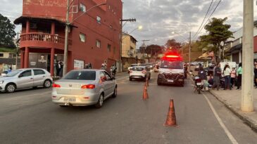 colisao-entre-moto-e-onibus-deixa-mulher-ferida-no-bairro-hamilton