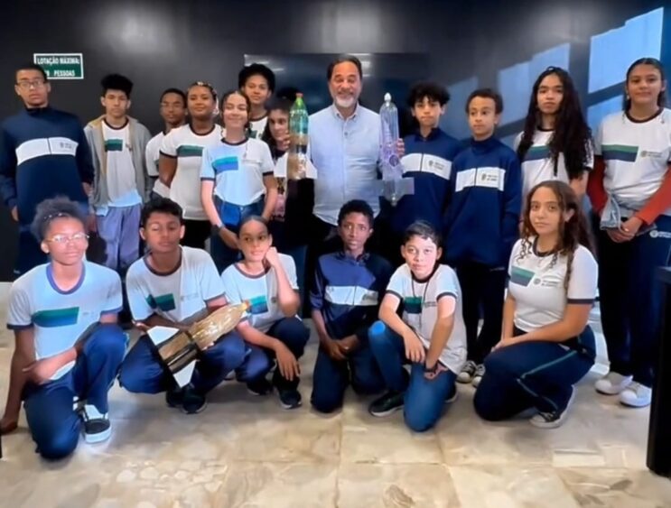 prefeito-recebe-alunos-premiados-em-olimpiadas-de-astronomia-e-foguetes