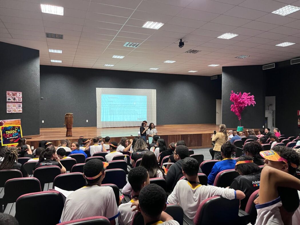 tarde-jovem-encerra-capacitacao-sobre-adolescencias-plurais