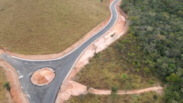 fim-do-atoleiro-comunidade-do-gabriel-comemora-chegada-do-asfalto