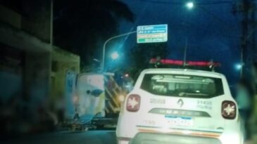 crianca-e-atropelada-por-motocicleta-ao-descer-de-van-escolar