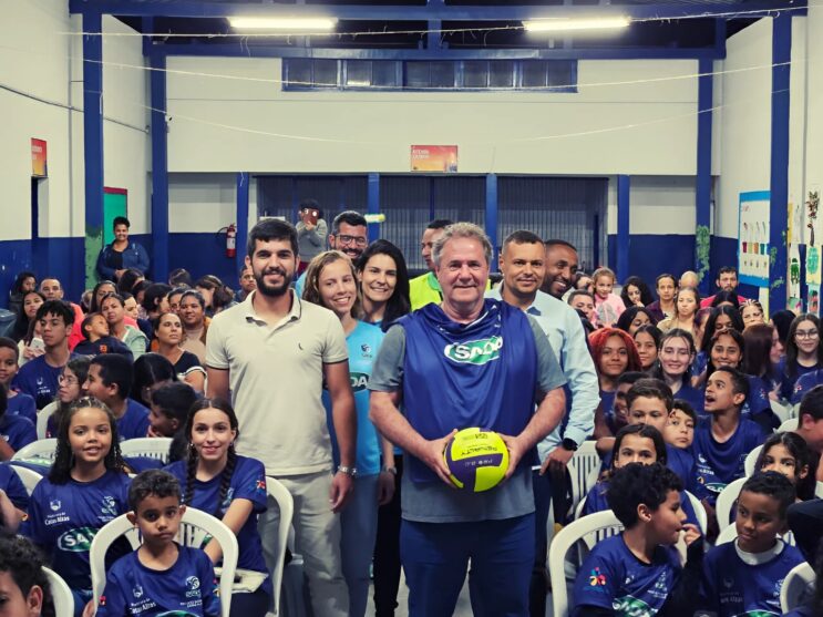 catas-altas-entrega-uniformes-do-projeto-sada-volei