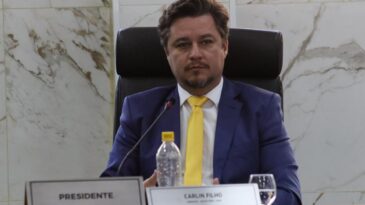 carlin-filho-anuncia-repasse-para-garantir-cartao-alimentacao-de-servidores-da-prefeitura