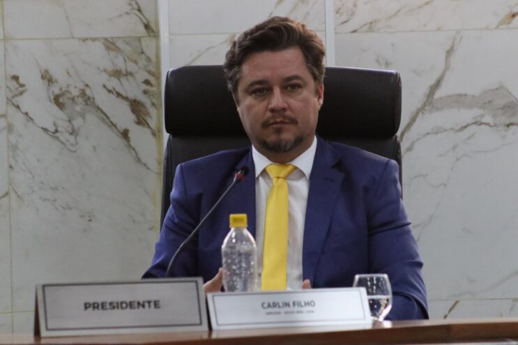 carlin-filho-anuncia-repasse-para-garantir-cartao-alimentacao-de-servidores-da-prefeitura
