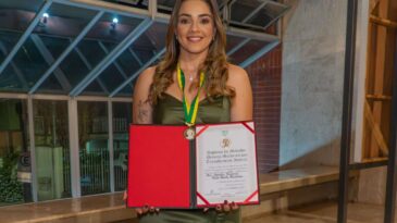 amalia-horta-e-homenageada-como-uma-das-mulheres-que-transformam-itabira