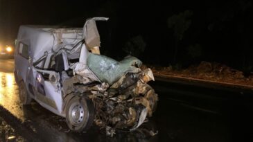 colisao-entre-ambulancia-e-caminhao-deixa-tres-mortos-em-minas