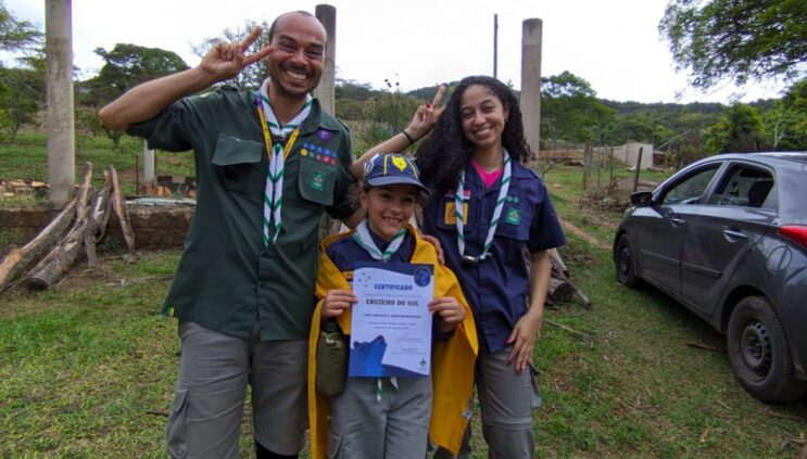 tayna-conquista-o-distintivo-de-cruzeiro-do-sul-a-mais-alta-honra-do-ramo-lobinho