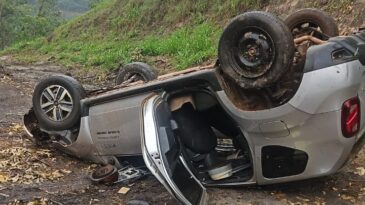 homem-e-preso-apos-capotar-veiculo-furtado-em-nova-era