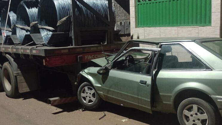 mulher-morre-apos-colisao-com-carreta-em-joao-monlevade