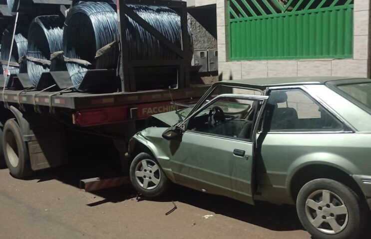 mulher-morre-apos-colisao-com-carreta-em-joao-monlevade