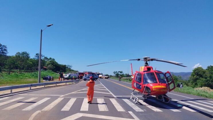 colisao-frontal-deixa-quatro-mortos-na-br-135-em-minas