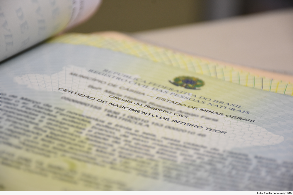 adolescente-tera-nome-de-dois-pais-na-certidao-de-nascimento