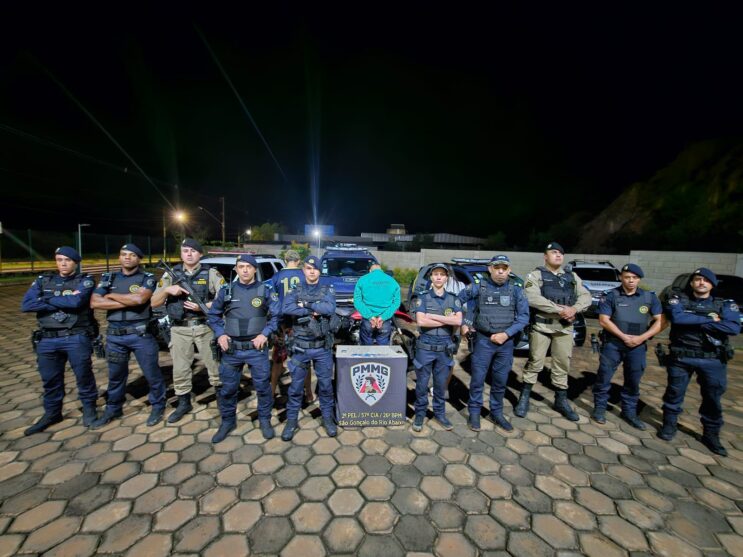 tres-pessoas-sao-presas-por-trafico-e-violencia-domestica-em-sao-goncalo