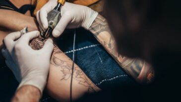 justica-condena-tatuador-por-servico-nao-finalizado