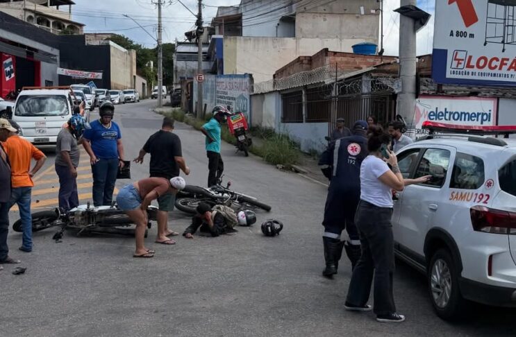 colisao-entre-motos-deixa-feridos-no-tunel-do-caminho-novo