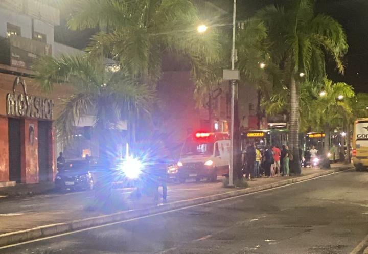 mulher-fica-ferida-apos-ser-atropelada-por-moto-na-avenida-joao-pinheiro