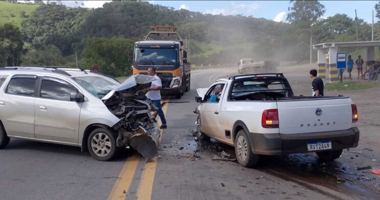 acidente-na-br-381-deixa-dois-mortos-em-sao-goncalo-do-rio-abaixo