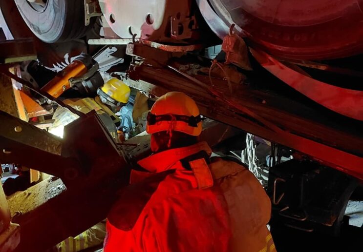 motorista-e-resgatado-das-ferragens-em-acidente-na-mgc-120