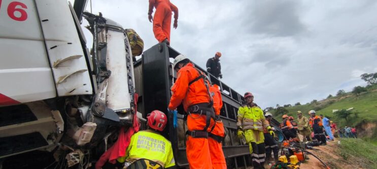 resgate-de-vitimas-nas-ferragens-durou-cerca-de-oito-horas-na-br-381