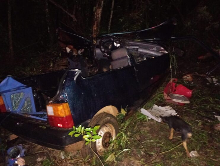 grave-acidente-na-mg-129-em-catas-altas-deixa-jovem-morto-e-dois-feridos