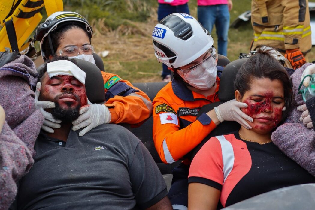 simulado-de-acidente-mobiliza-bombeiros-e-sevor-na-campanha-maio-amarelo