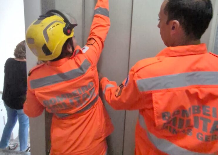 bombeiros-resgatam-vitima-presa-em-elevador-em-j-monlevade