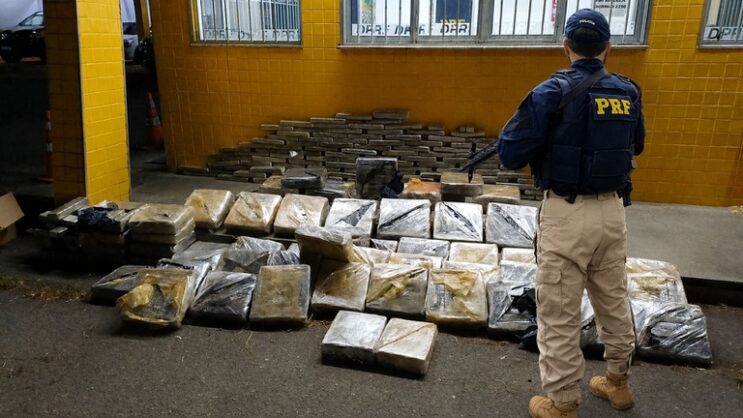 prf-apreende-quase-meia-tonelada-de-maconha-na-br-262