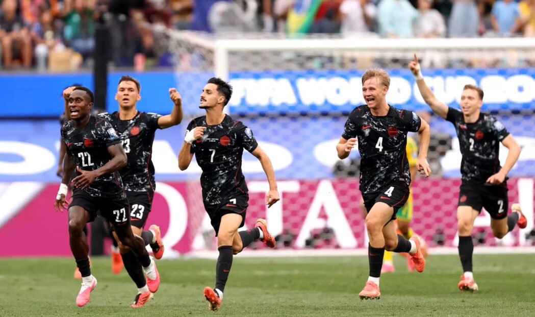 canada-vence-a-africa-do-sul-e-garante-vaga-nas-oitavas-de-final