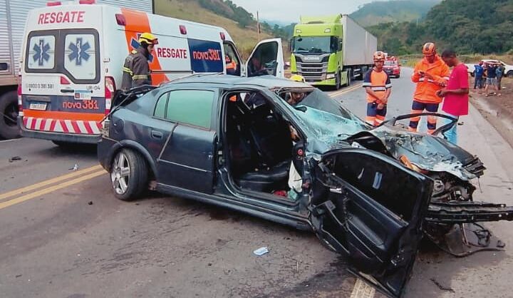 motociclista-morre-em-acidente-com-carro-e-caminhao-na-br-381