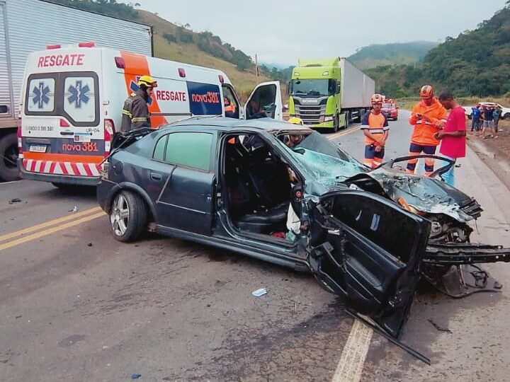 motociclista-morre-em-acidente-com-carro-e-caminhao-na-br-381
