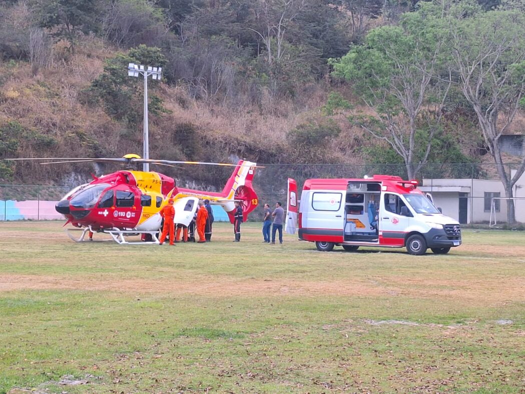 motociclista-que-colidiu-com-onibus-e-transferido-de-helicoptero