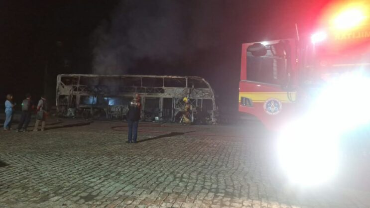 onibus-da-gontijo-pega-fogo-na-br-381-em-coronel-fabriciano