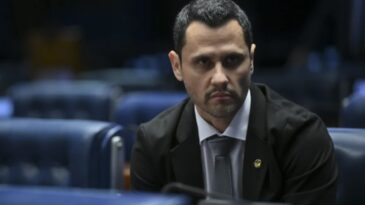 Cleitinho desiste de disputar o Governo de Minas e movimenta cenário político