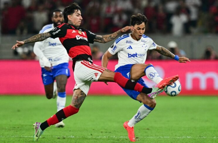 cruzeiro-e-flamengo-se-reencontram-no-mineirao-neste-sabado-22