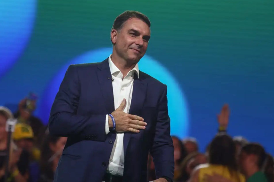 pl-oficializa-flavio-bolsonaro-como-candidato-a-presidencia