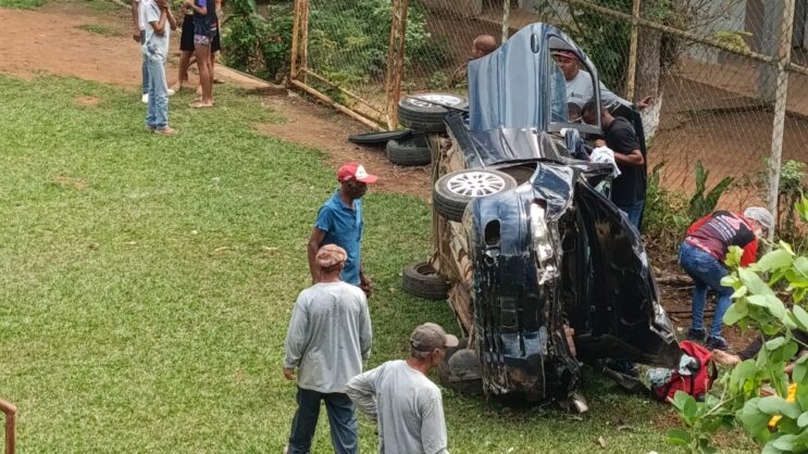 capotamento-deixa-uma-pessoa-morta-e-duas-feridas-em-s-d-do-prata