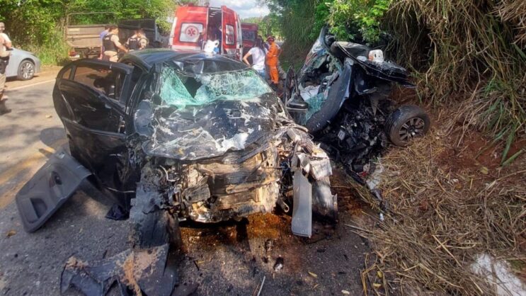 acidente-deixa-uma-pessoa-morta-e-duas-feridas-na-br-352-em-para-de-minas
