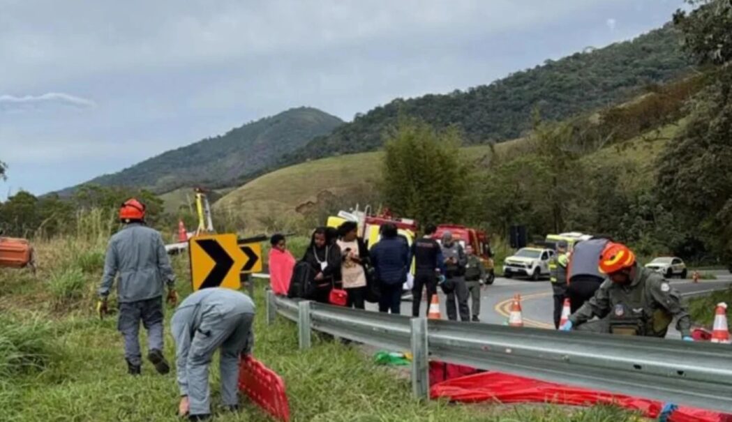 acidente-com-onibus-deixa-pelo-menos-cinco-mortos-e-dezenas-de-feridos